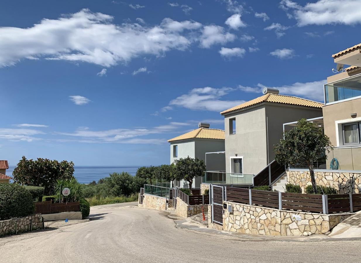 Dream Houses Lourdata  Luaran gambar