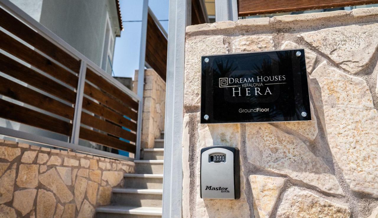 Dream Houses Lourdata  Luaran gambar